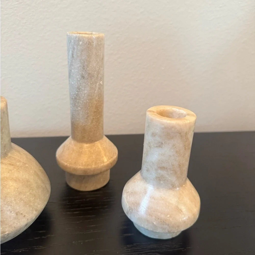 Elegant Tan Marble Candleholders - Picture 4 of 6